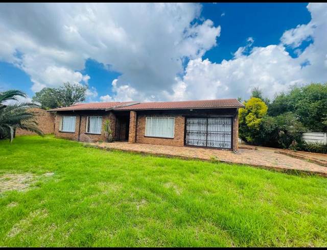 3 BEDROOM HOUSE FOR SALE IN NEW STATE AREA